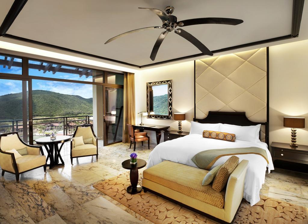 Відпочинок в готелі The St.Regis Sanya Yalong Bay Resort Ялонг Бей Китай