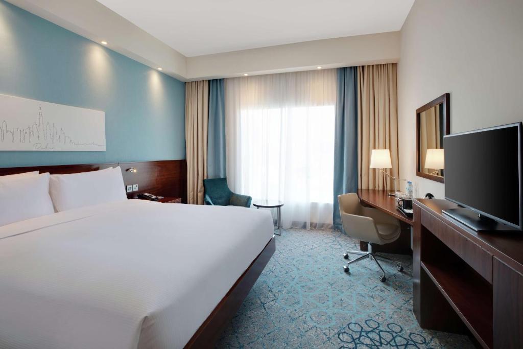 Hampton by Hilton Dubai Al Barsha цена