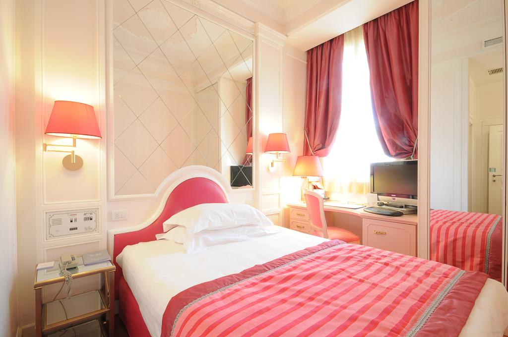 Гарячі тури в готель Grand Hotel Des Bains (Riccione) Ріміні