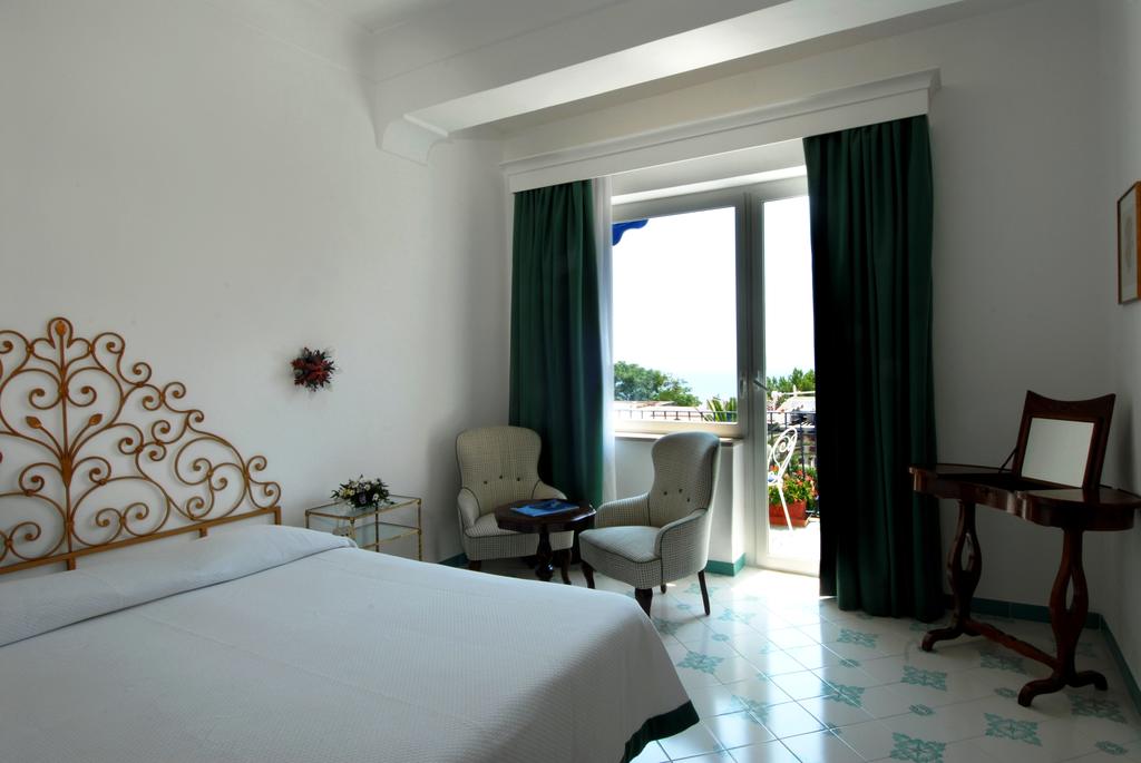 Горящие туры в отель A Pazziella Капри (остров)