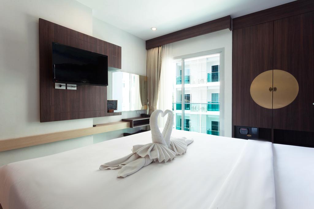 The Aim Patong Hotel ціна