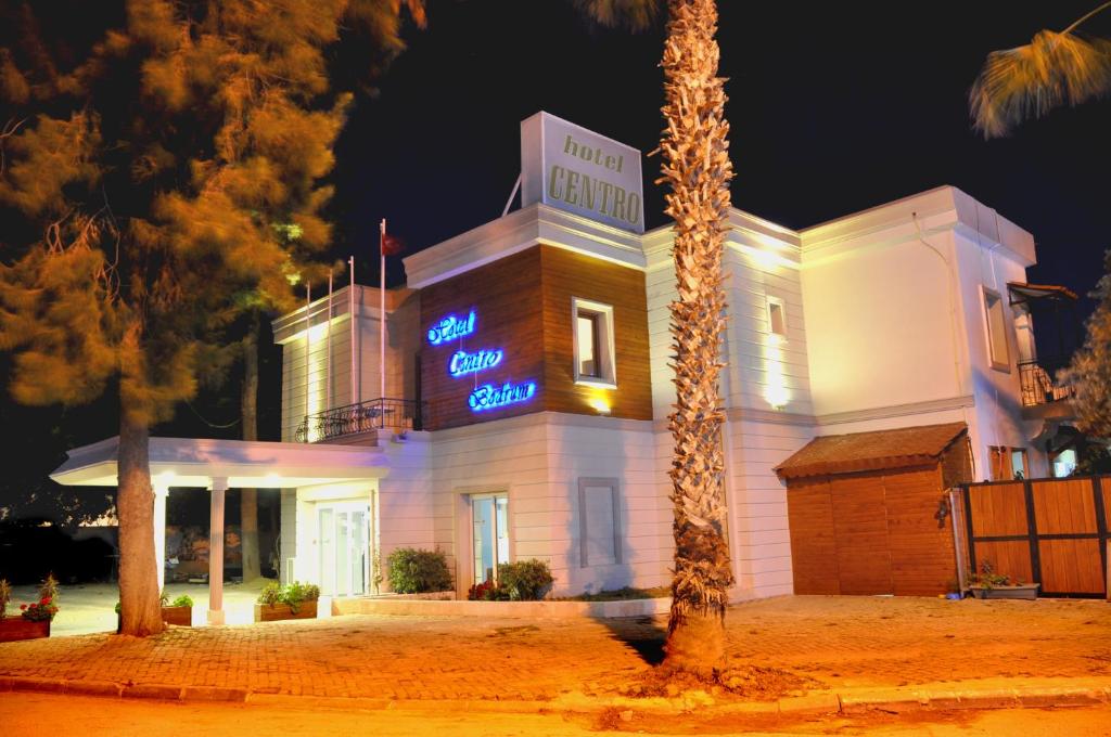 Готель, Costa Centro Hotel