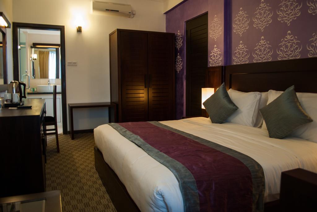 Ceylon City Hotel  3*, Шри-Ланка, Коломбо, туры, фото и отзывы