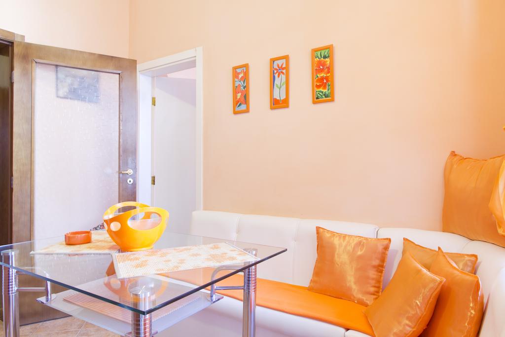 Orange Flower Apartments 2/3, photo