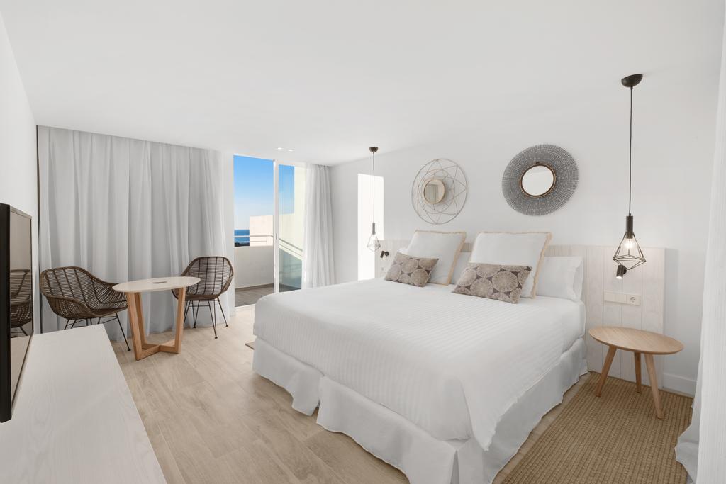 Hotel rest Barcelo Portinatx Ibiza (island)