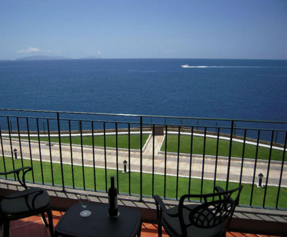 Відпочинок в готелі Hotel Albatroz Beach & Yacht Club