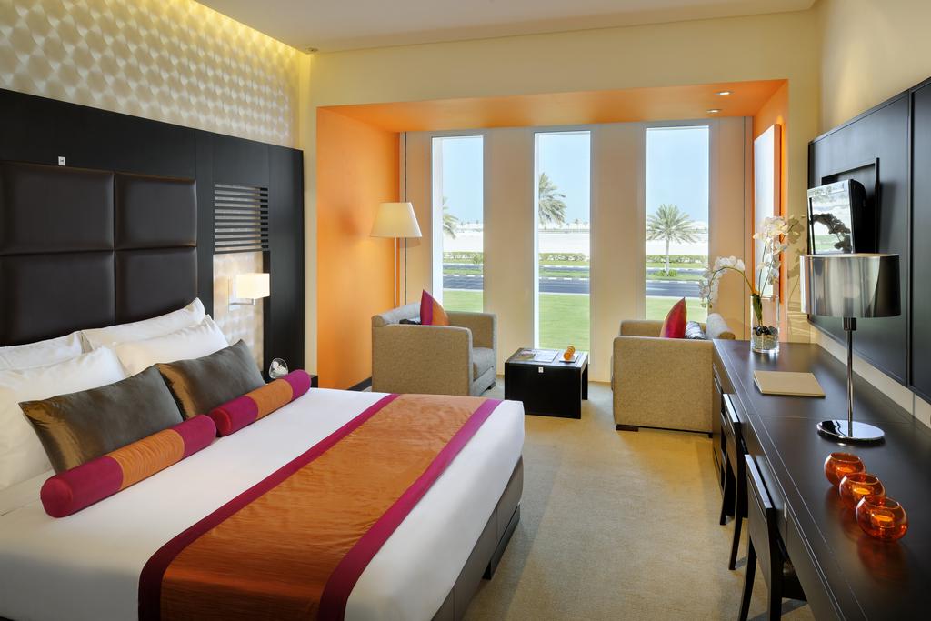 Hotel, Dubai (city), United Arab Emirates, Hues Boutique Hotel