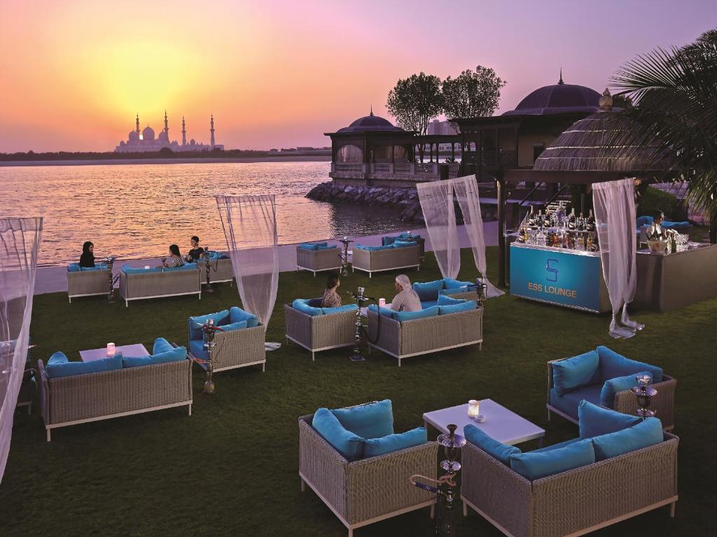 Горящие туры в отель Shangri-La Hotel Apartments Qaryat Al Beri Абу-Даби
