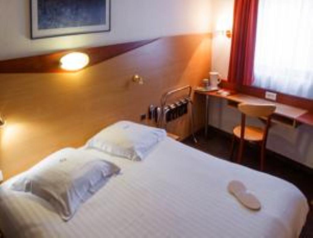 Горящие туры в отель Hotel Kyriad Nice Port Ницца Франция