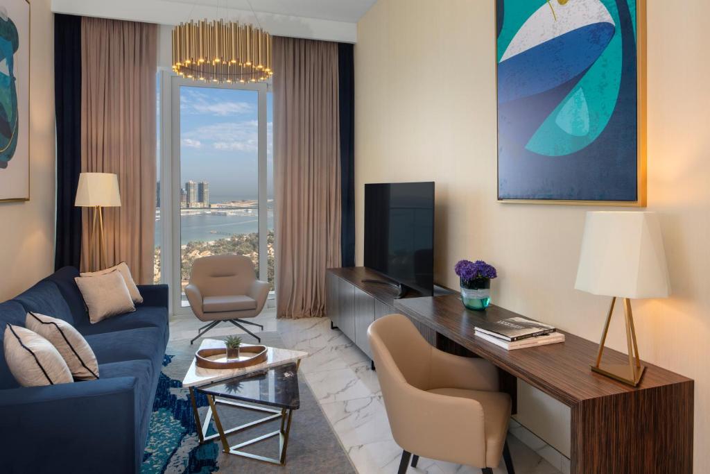 Відпочинок в готелі Avani Palm View Dubai Hotel & Suites