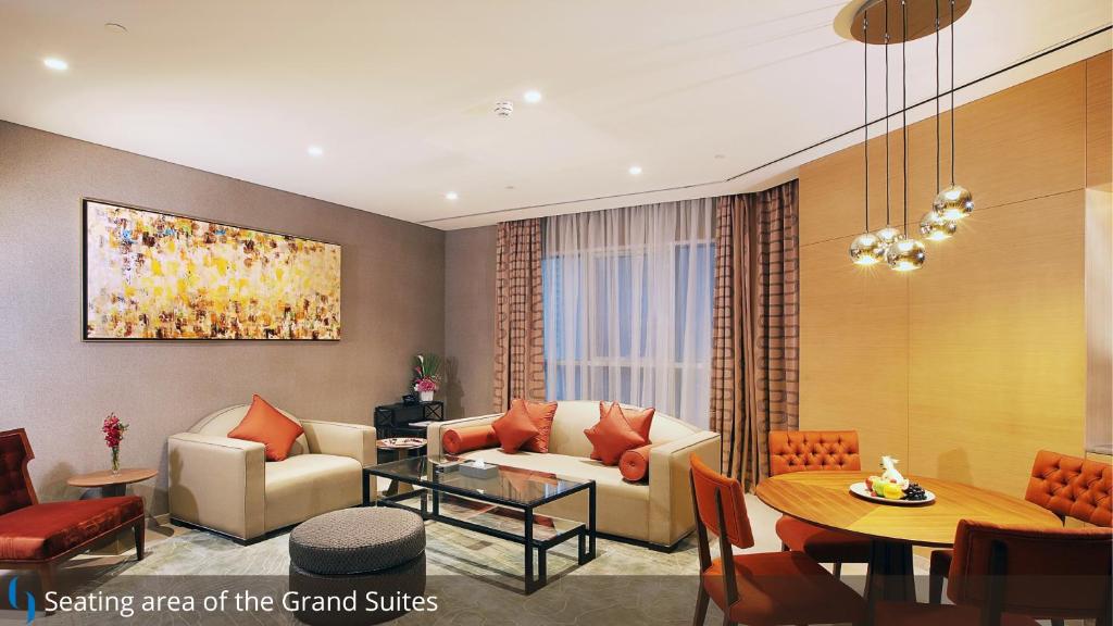 Grand Cosmopolitan Hotel*, ОАЭ