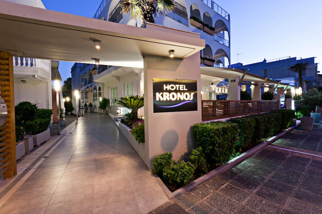 Kronos Hotel, 3