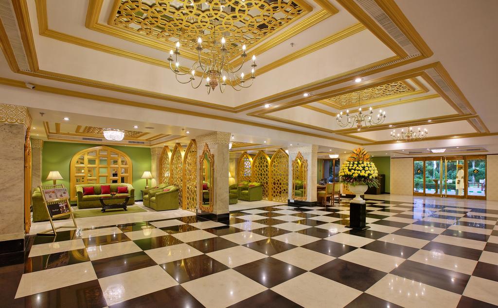 Tours to the hotel Clarks Shiras Agra