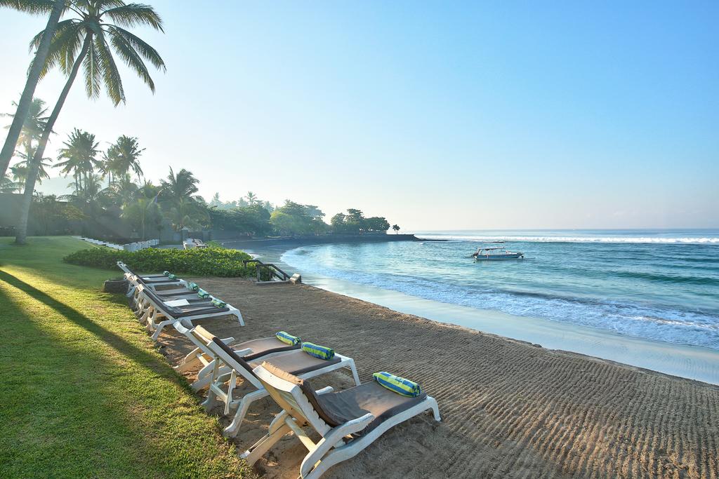 Відпочинок в готелі Candi Beach Resort & Spa Карангасем Індонезія