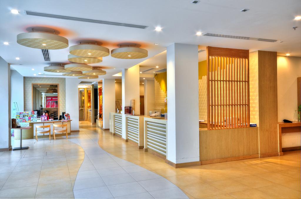Reviews of tourists Ashlee Plaza Patong Hotel