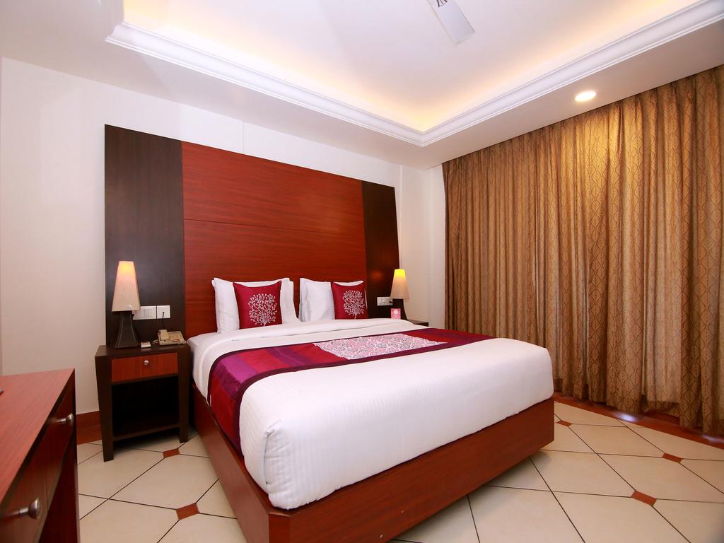 Цены в отеле Emarald Hotel, Cochin