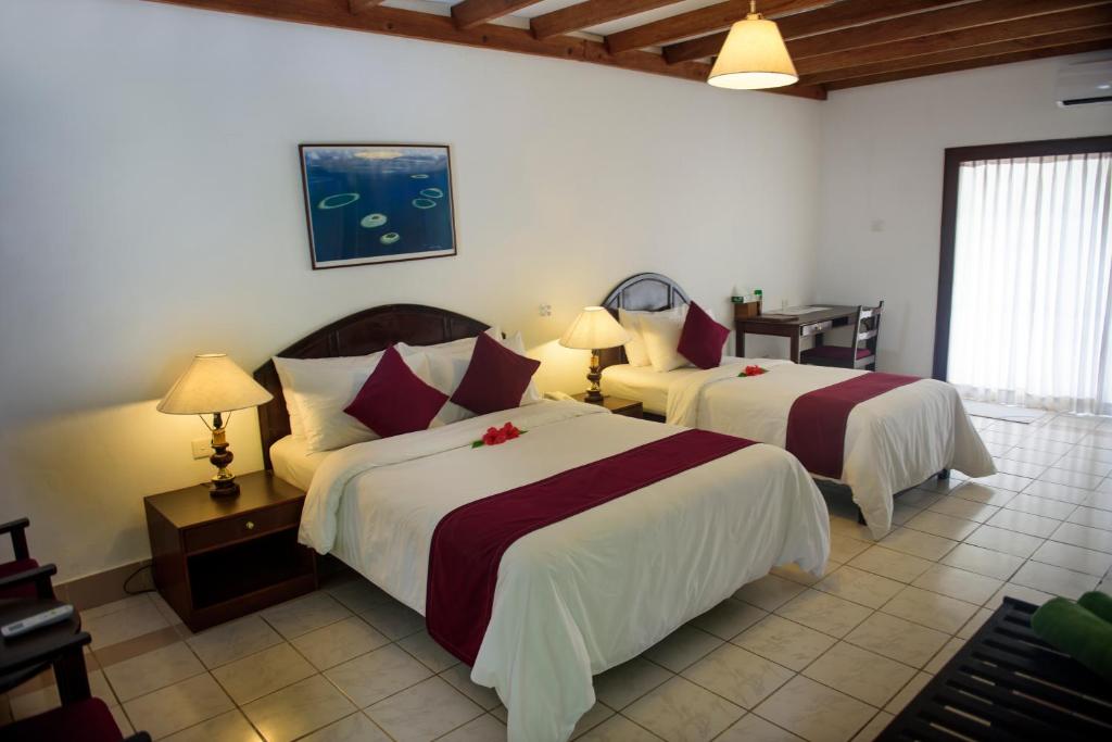 Цены в отеле Biyadhoo Island Resort