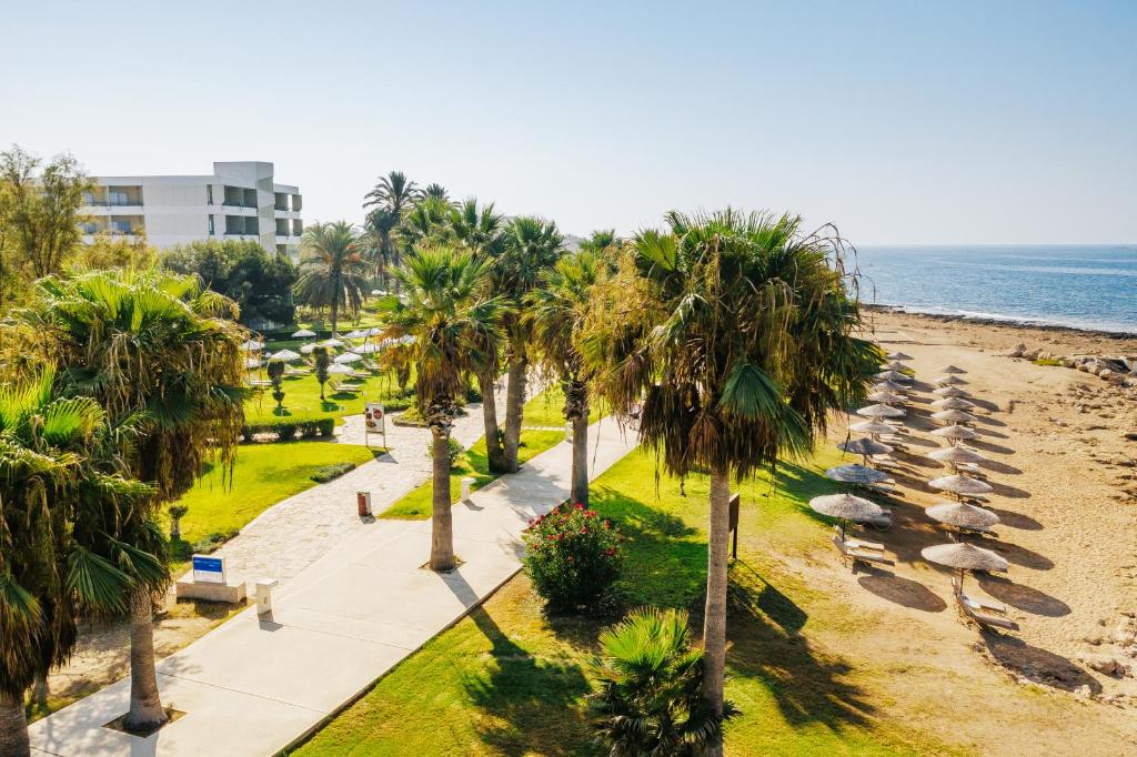 Кіпр Louis Imperial Beach Hotel