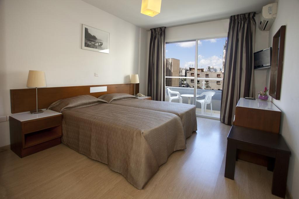 Oferty hotelowe last minute Petrou Bros Hotel Apts (ex. Blazer Residence) Larnaka
