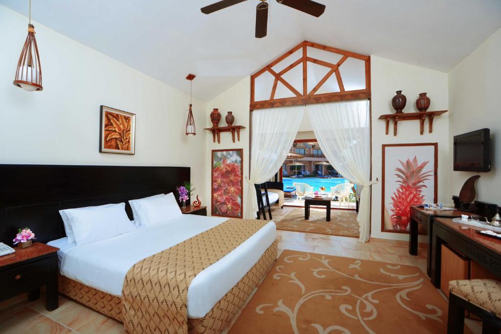 Ціни в готелі Pickalbatros Jungle Aqua Park Resort - Neverland