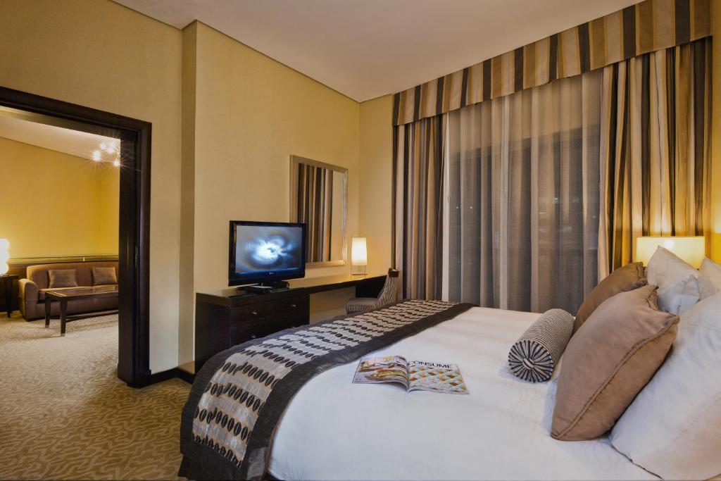 Dubai (city), Time Oaks Hotel & Suites, 4