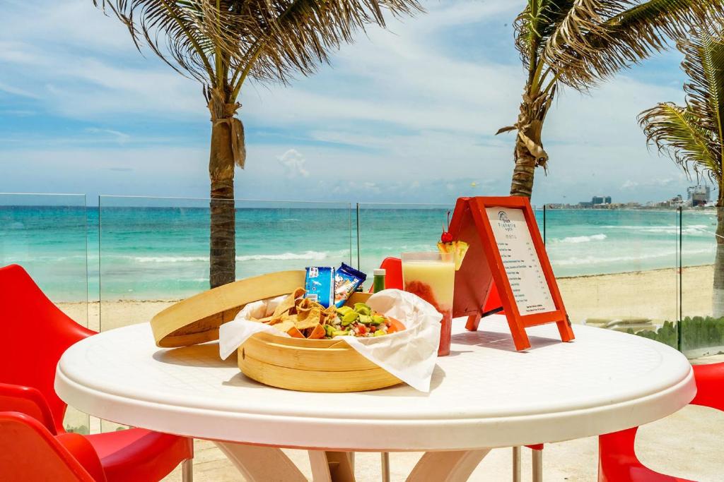Відпочинок в готелі Krystal Cancun Канкун Мексика