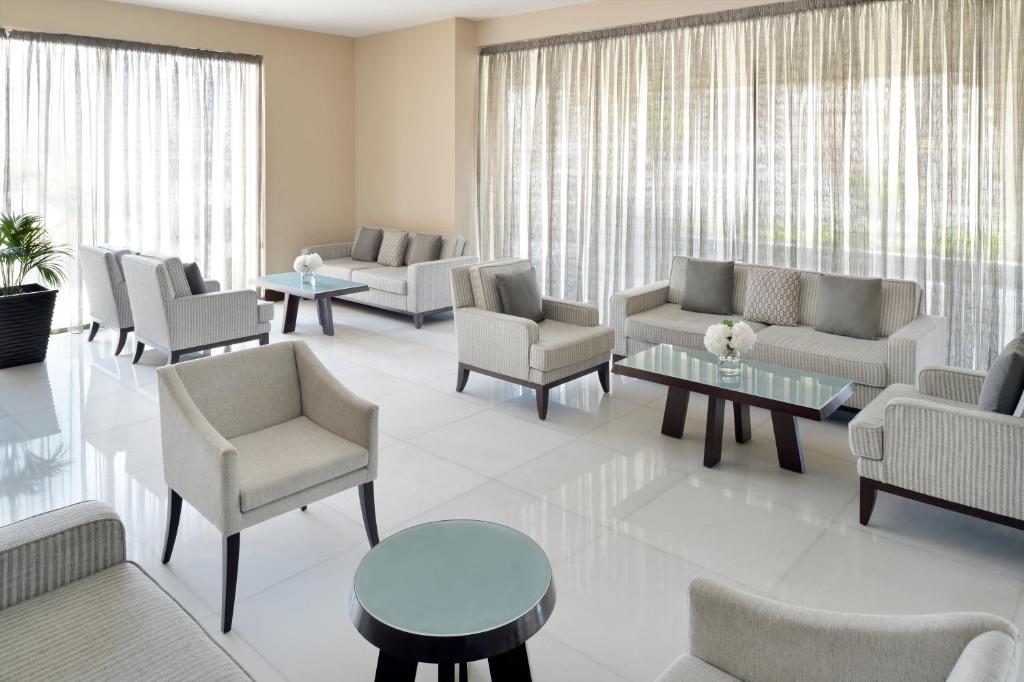 Отдых в отеле Mövenpick Hotel Apartments Al Mamzar Dubai