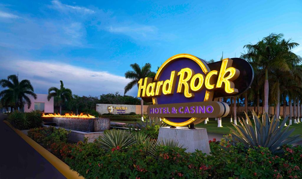 Hard Rock Hotel & Casino Punta Cana, tourists photos