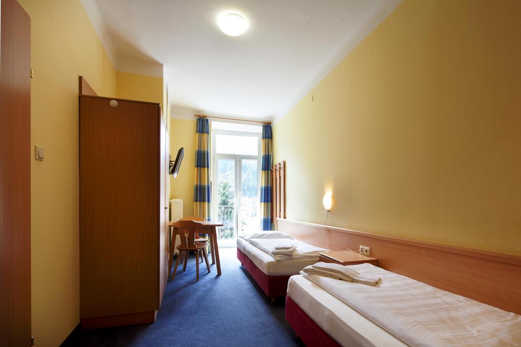 Hot tours in Hotel Hotel Euro Youth Krone