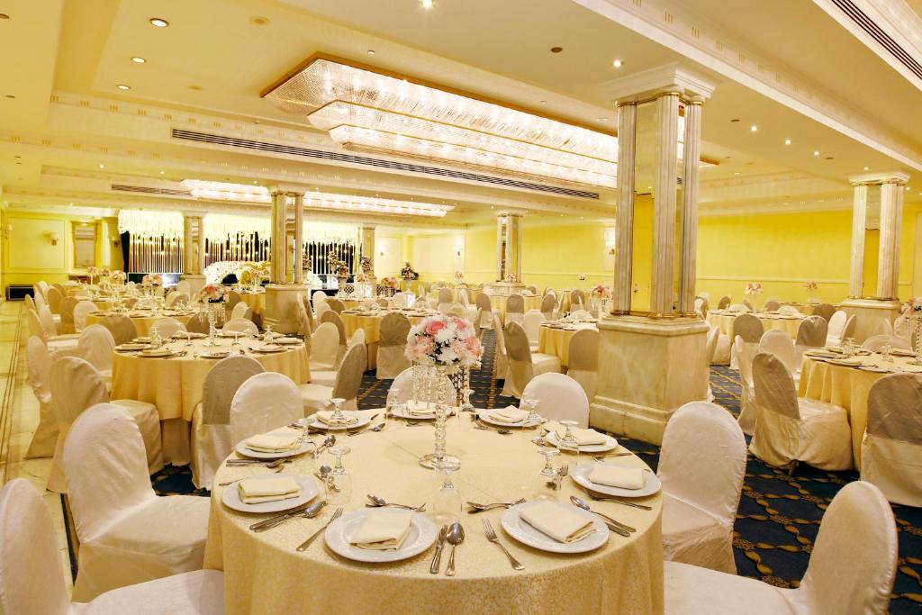 Туры в отель Grand Excelsior Hotel Deira (ex. Sheraton Deira)