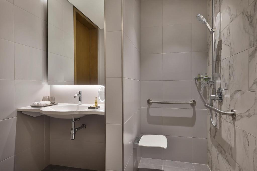 Цены в отеле Doubletree by Hilton Abu Dhabi Yas Island Residences