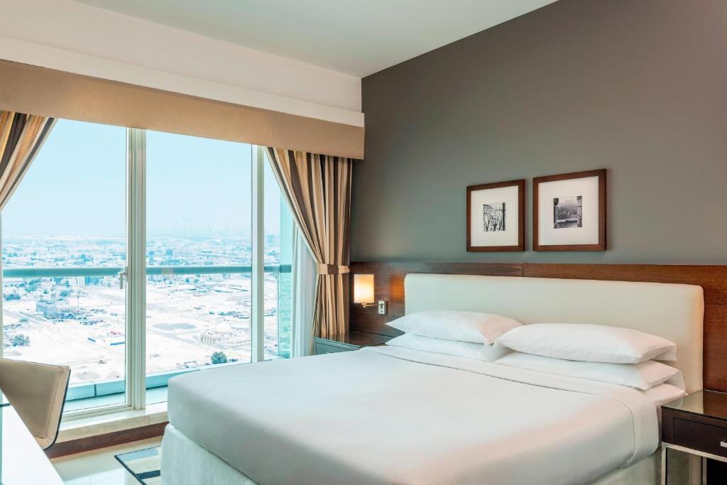 Four Points By Sheraton Sheikh Zayed Road, entertainment