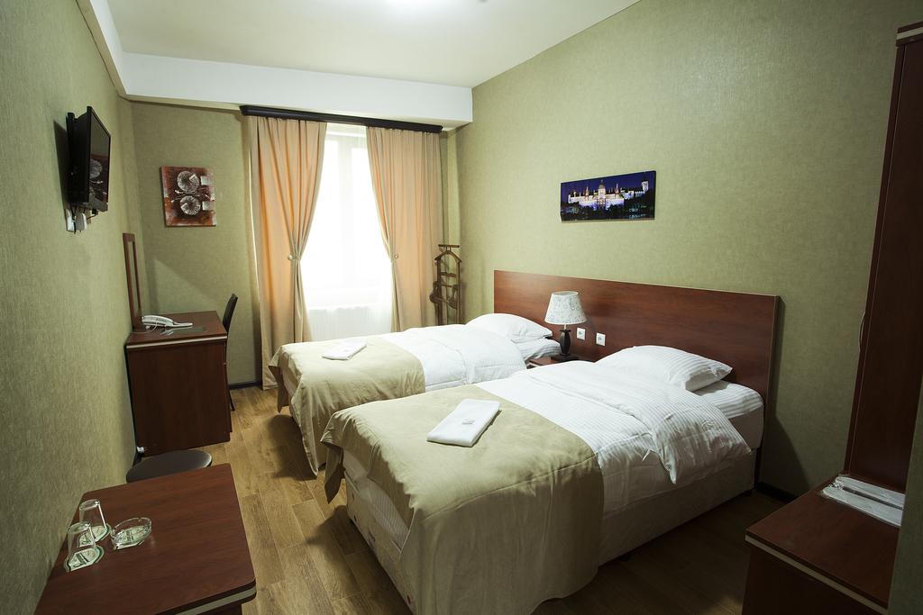 Lords Hotel, Тбилиси