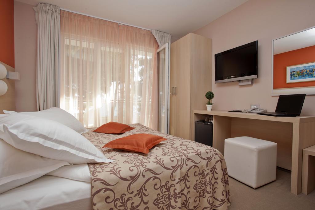 Відпочинок в готелі Maritimo Макарська Хорватія