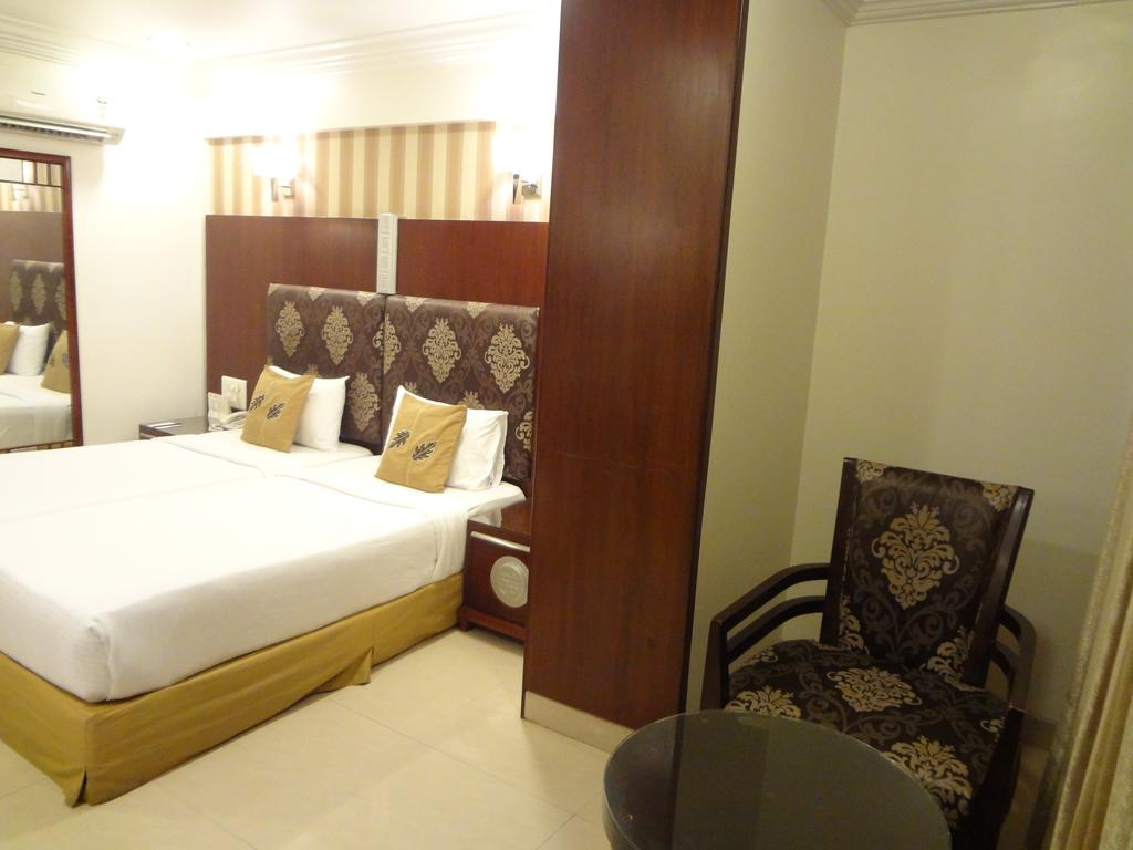Hotel guest reviews Suba Palace