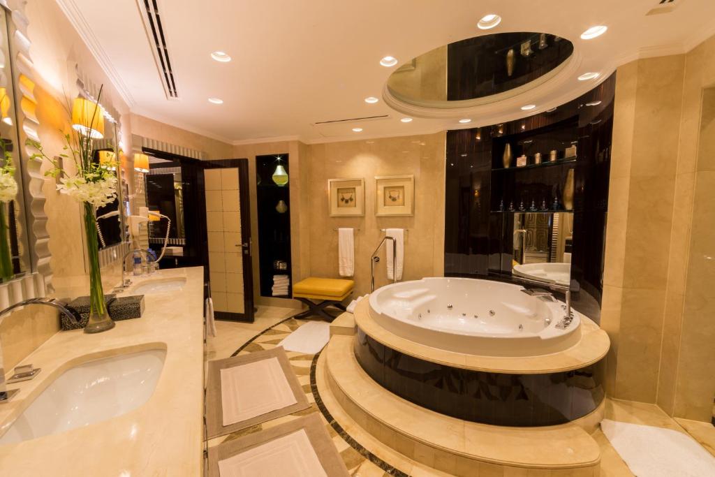Горящие туры в отель Movenpick Grand Al Bustan (ex. Roda Al Bustan) Дубай (город) ОАЭ