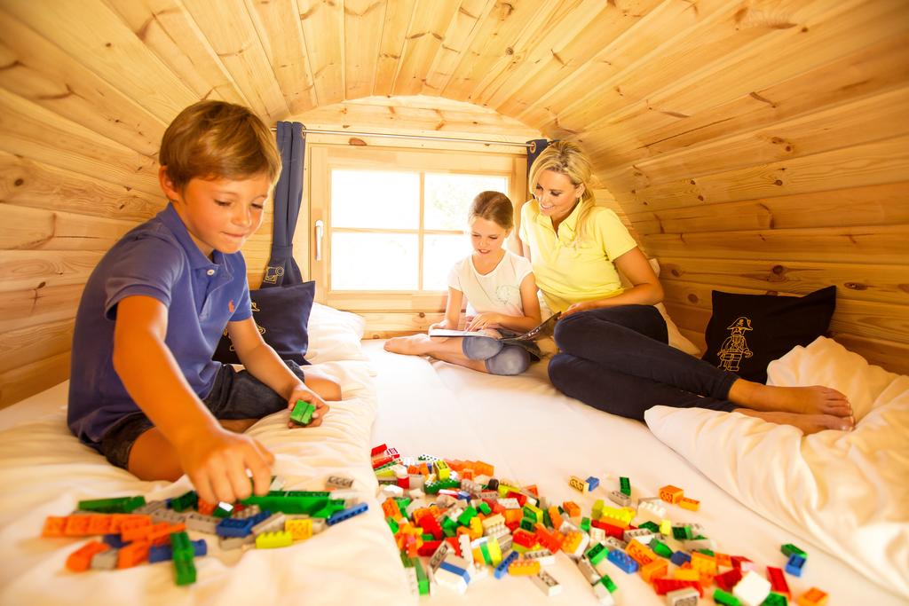 Горящие туры в отель Legoland Village Биллунн Дания