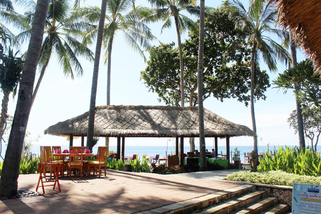 Отдых в отеле Holiday Resort Lombok Ломбок (остров)