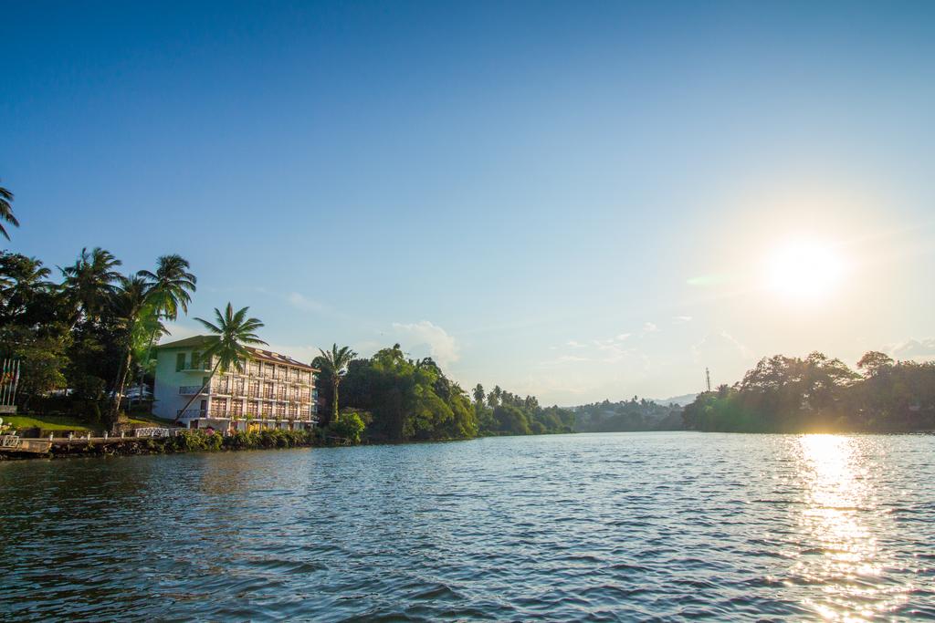 Горящие туры в отель Mahaweli Reach Hotel Канди Шри-Ланка
