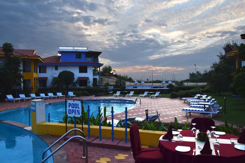 Горящие туры в отель Baywatch Resort Сернабатим