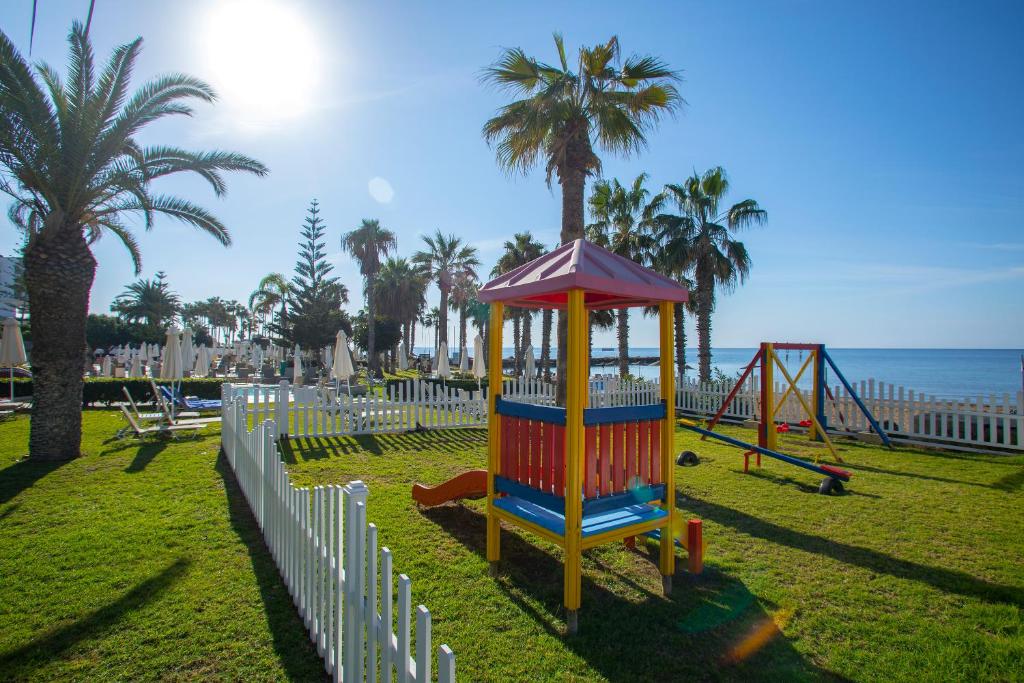 Відпочинок в готелі Louis Ledra Beach Hotel Пафос Кіпр