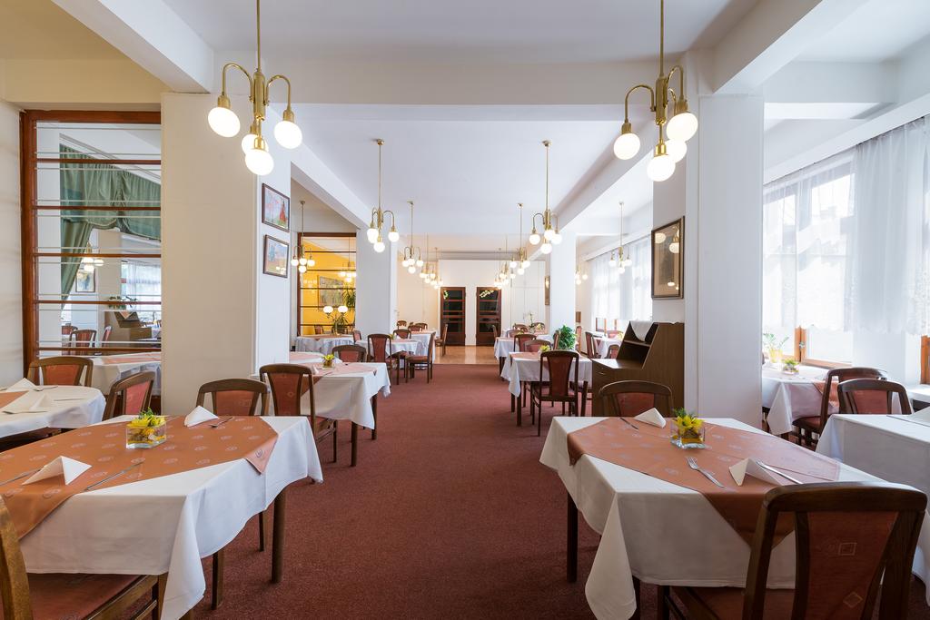 Hotel Jalta & Dependances, Pieszczany