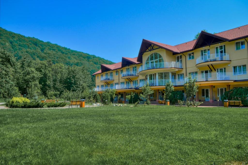 Горящие туры в отель Belle Royalle Закарпатская область