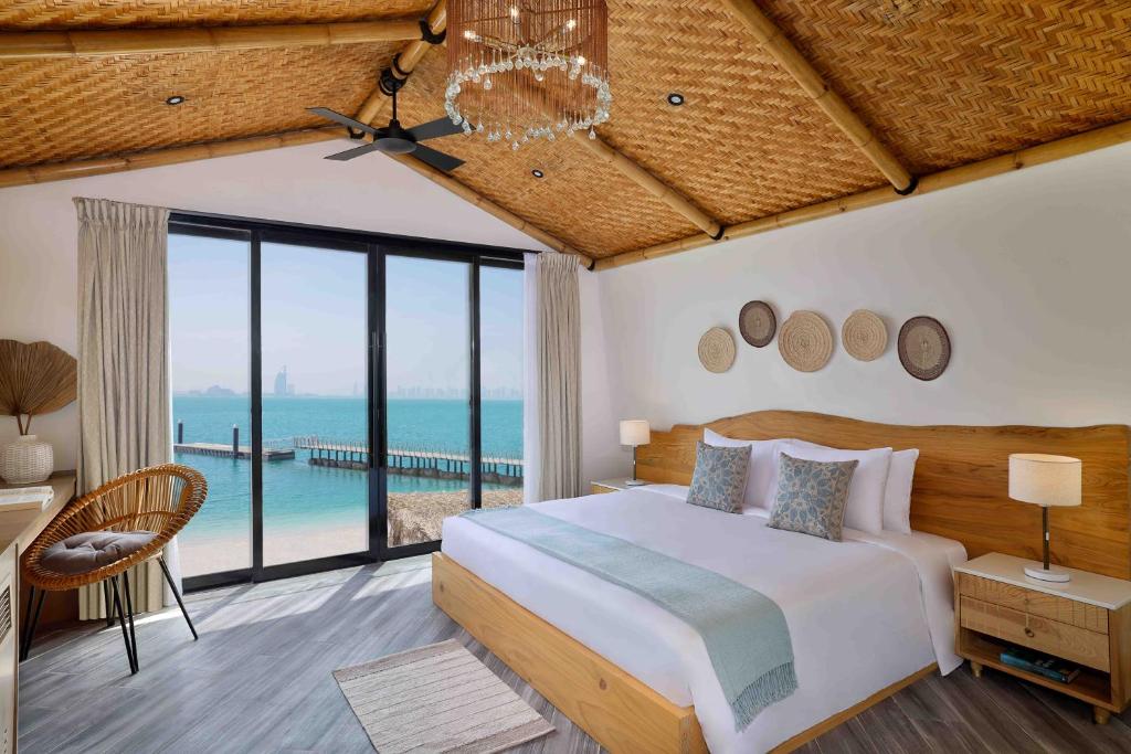 Отзывы об отеле Anantara World Island Dubai Resort
