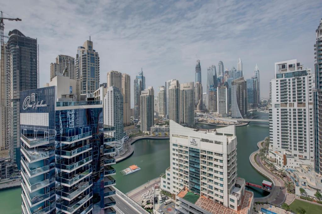 Royal Regency Suites Marina, Дубай (пляжні готелі)