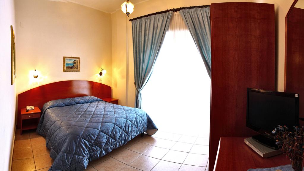 Фото отеля Mediterraneo Hotel (Cefalu)