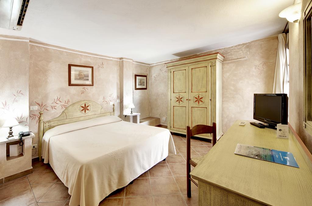 Горящие туры в отель Colonna Beach Hotel & Resort Сардиния (остров) Италия