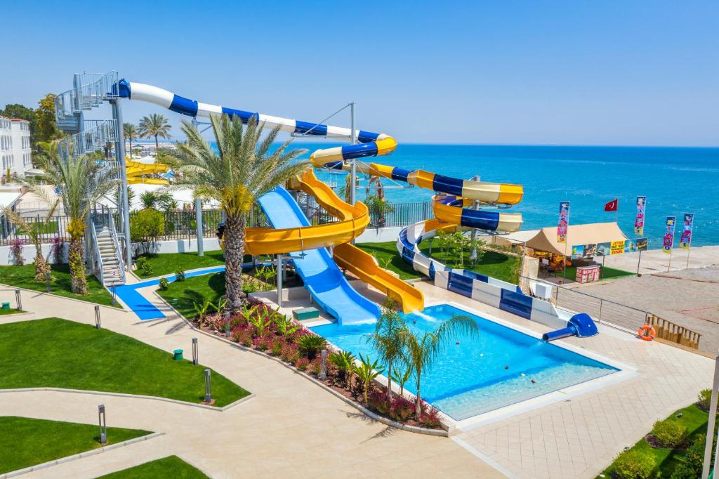 Corendon Playa Kemer (ex. Grand Park Kemer, Yelken Blue Life Spa & Wellness Hotel), Туреччина, Кемер, тури, фото та відгуки