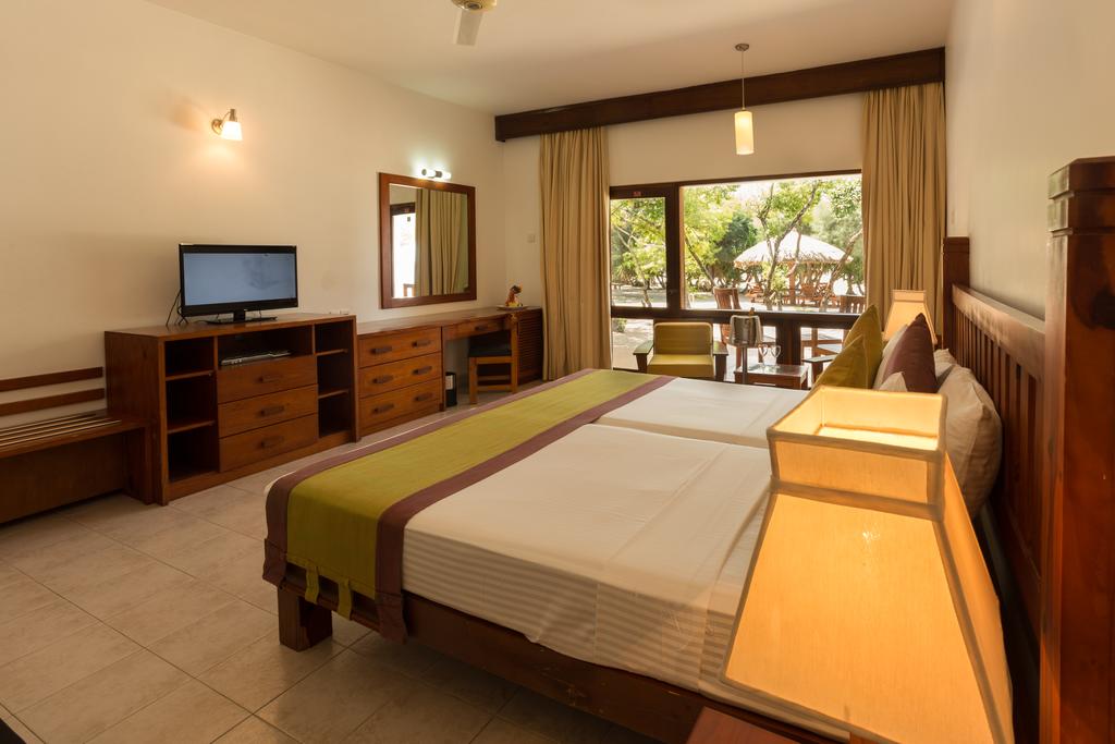 Отзывы об отеле Nilaveli Beach Hotel
