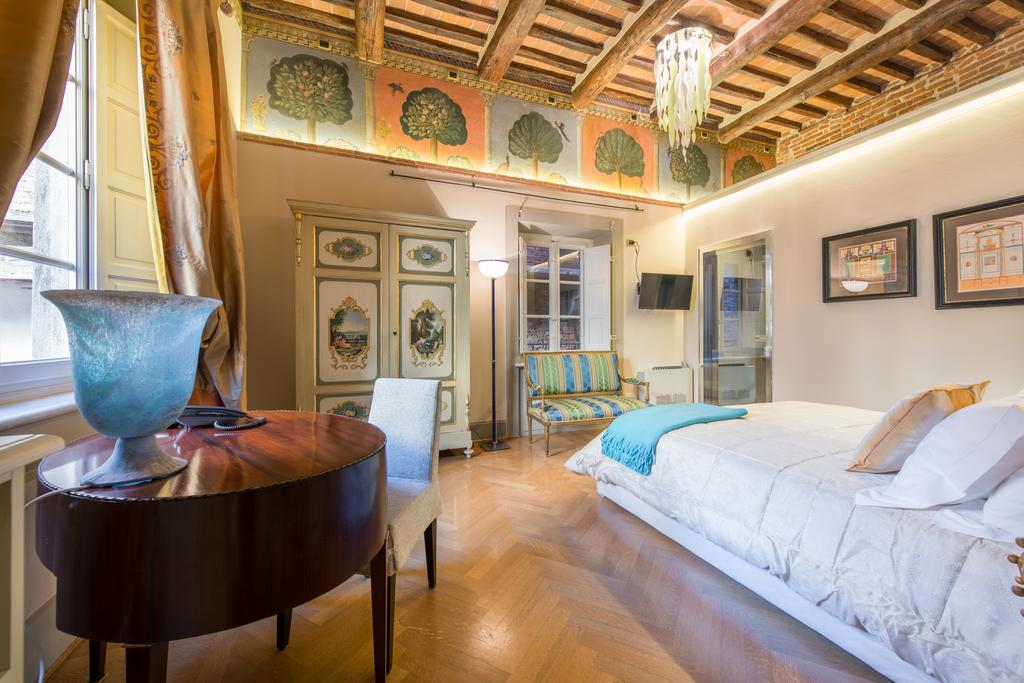 Santori Luxury Home N°15, Лукка